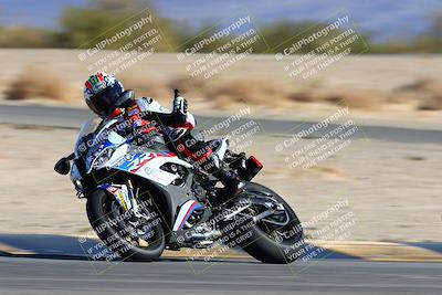 media/Jan-08-2022-SoCal Trackdays (Sat) [[1ec2777125]]/Turn 4 (1145am)/